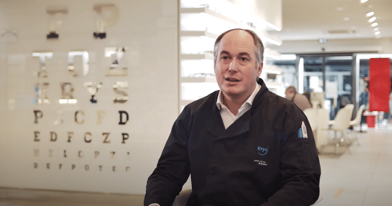 Testimonio - Sr. Hesteau, óptico en Francia sobre las prestaciones de Visionix EyeRefract Image